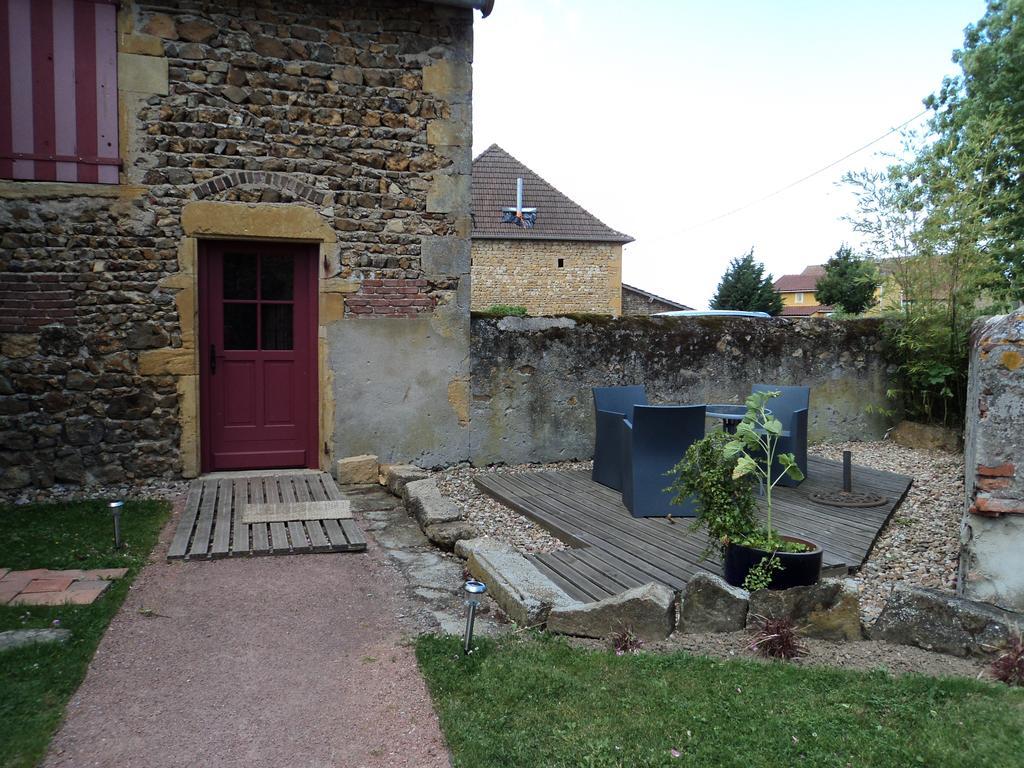 Chambres d'Hôtes La Vie en Roses Iguerande Exterior foto