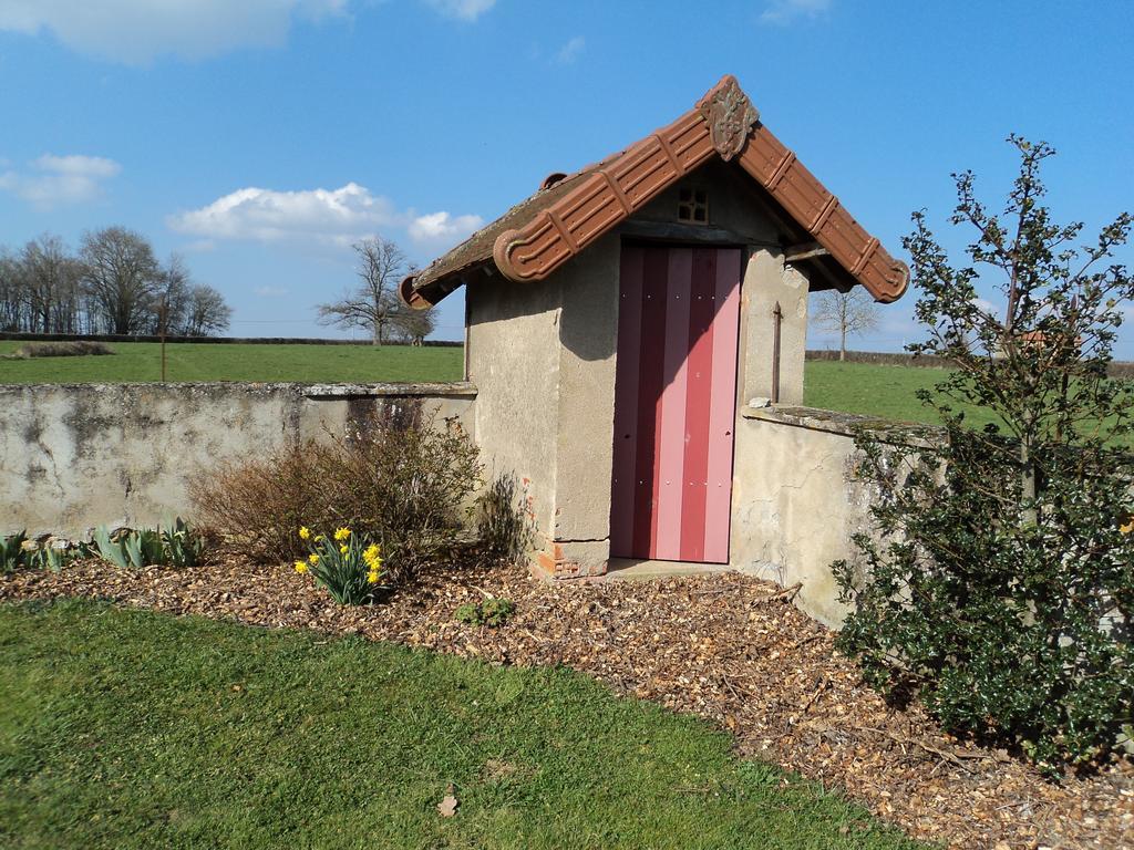 Chambres d'Hôtes La Vie en Roses Iguerande Exterior foto