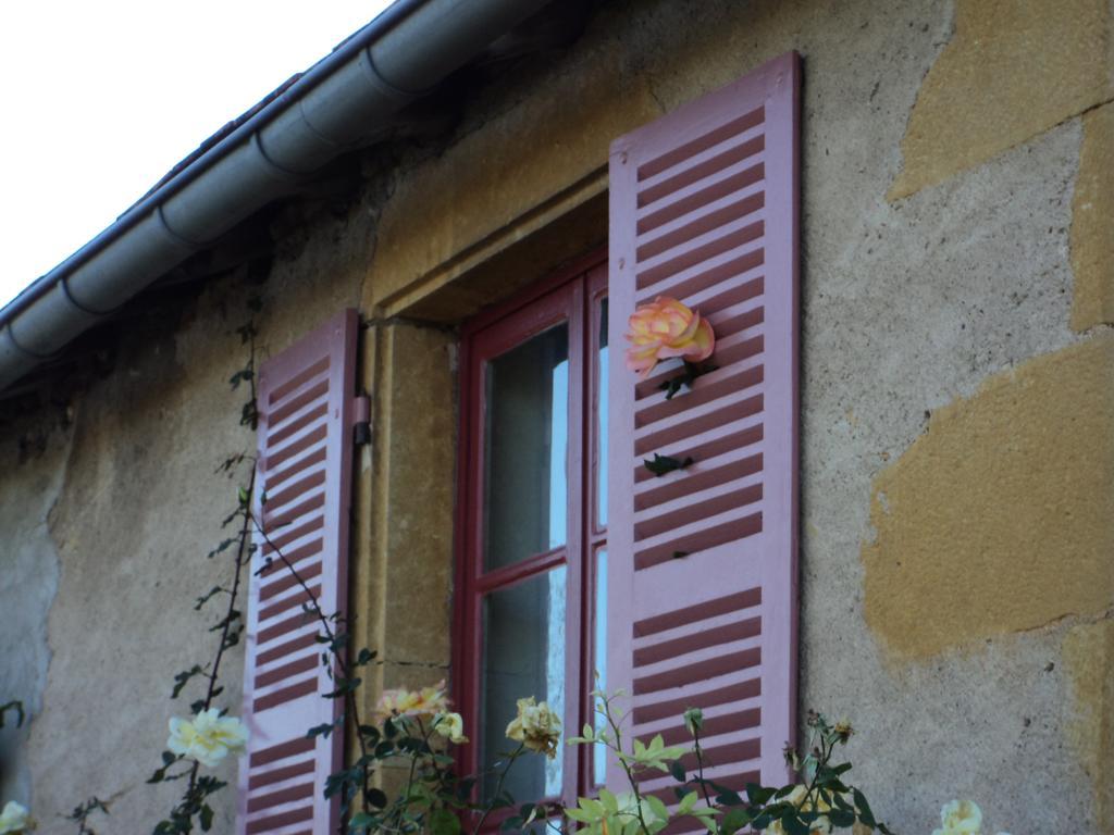 Chambres d'Hôtes La Vie en Roses Iguerande Exterior foto