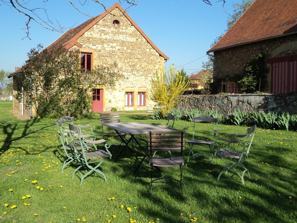 Chambres d'Hôtes La Vie en Roses Iguerande Exterior foto